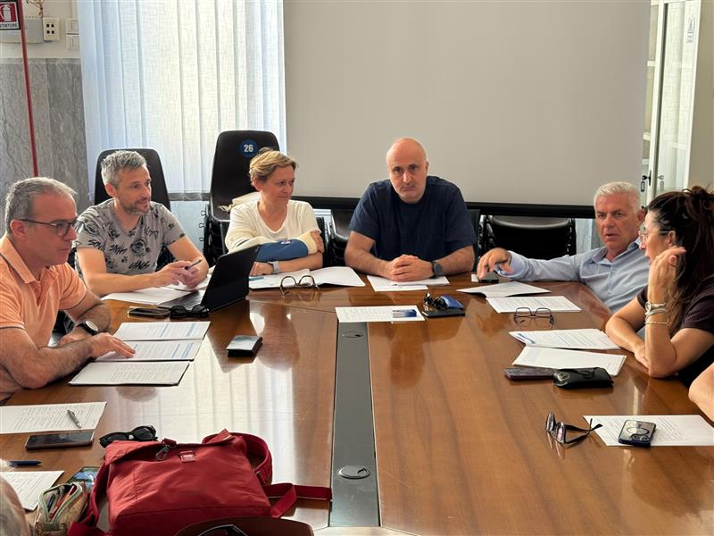 Alghero cambia le regole sulla spazzatura: approvato il piano con i costi calcolati sui rifiuti effettivamente prodotti