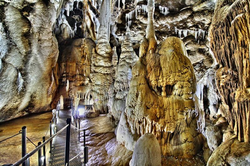 La grotta di Santa Barbara: Un incanto sotterraneo nel cuore della Sardegna