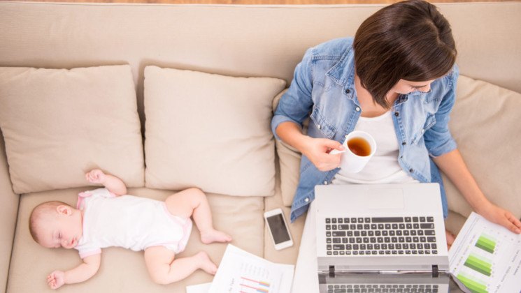 Maternità e carriera: Il dilemma che logora le donne