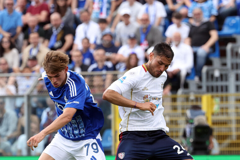 Como-Cagliari 3-1: il naufragio di una squadra senza rotta