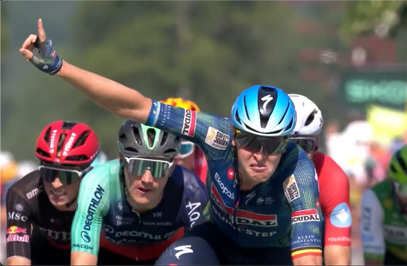 8ª Tappa Tour 2026 – Merlier domina a Bergerac, Slock resiste fino all