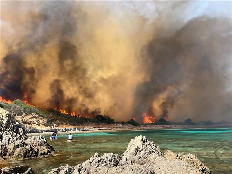 Incendi e “coincidenze”: quando il fiammifero brucia più della presunzione d’innocenza