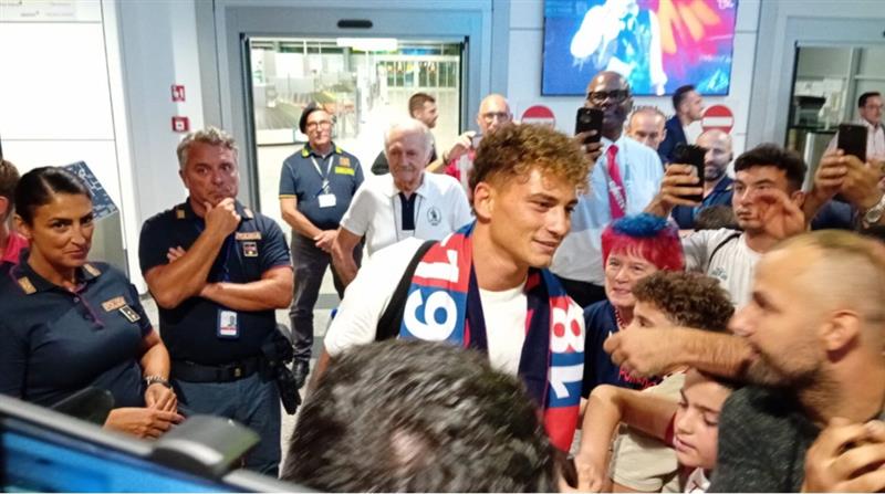 È ufficiale: Sebastiano Esposito è un nuovo giocatore del Cagliari