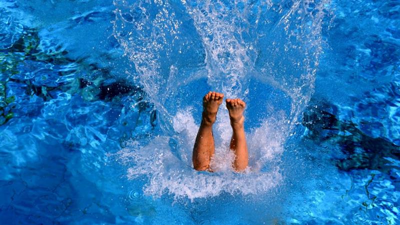 Codici: Piscine a rischio con il caro bollette, tutelare i consumatori in caso di chiusura
