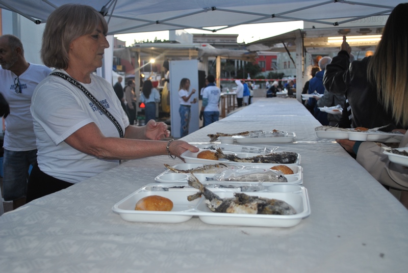 Stintino, ultimo weekend della festa patronale: sabato la sagra del pesce, domenica il passaggio della bandiera