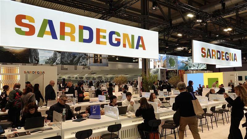 Sardegna, non solo mare: il turismo sfonda quota 21 milioni. Todde: «Cresciamo senza perdere l