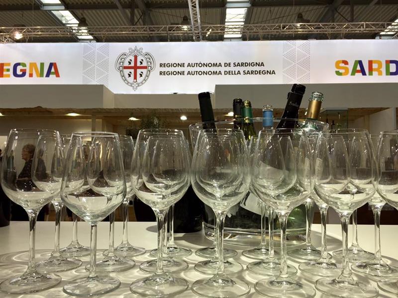 Vinitaly: Vermentino e Vernaccia superstar - I vini della Sardegna selezionati da Vinitaly