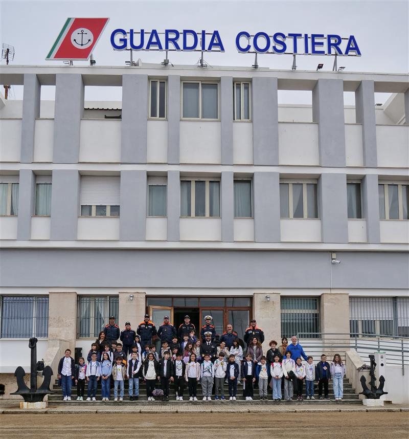 L’alfabeto dell’onda: a Porto Torres la Guardia Costiera sale in cattedra per la Giornata del Mare