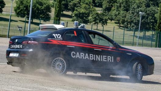 Domusnovas, tentano il furto su due auto: arrestati un uomo e una donna