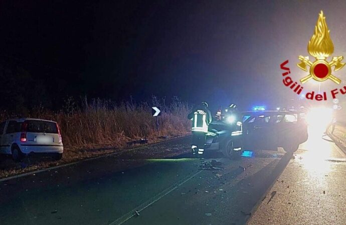 Scontro frontale sulla Sassari-Alghero, tre feriti