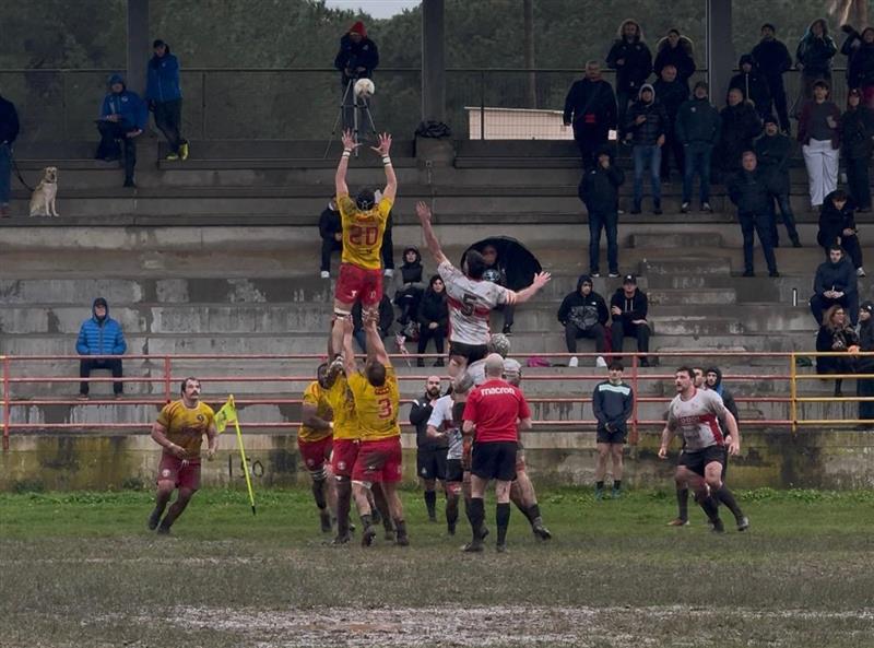 Il Maria Pia abdica nel fango: Piacenza espugna il fortino e l’Amatori Rugby Alghero scivola nel limbo. Anversa: "Puniti dagli episodi"
