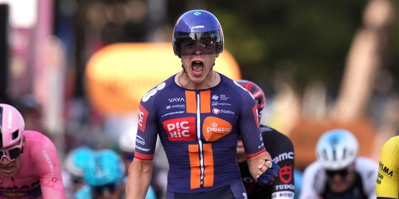 Dal coraggio solitario di Muñoz al trionfo di Van Uden: la poesia della quarta tappa del Giro d