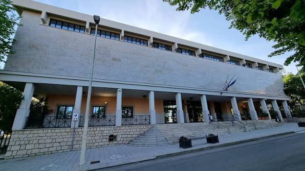 Legge 104 e domicili separati, il Tribunale sblocca il congedo negato a una bidella. L'Anief: «Oltre il danno la beffa sulle spese legali»