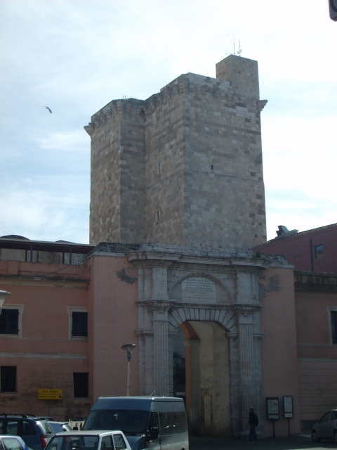 Cagliari, concluso il restauro: riapre Porta Cristina