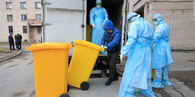 Sassari: raccolta rifiuti per le persone in quarantena