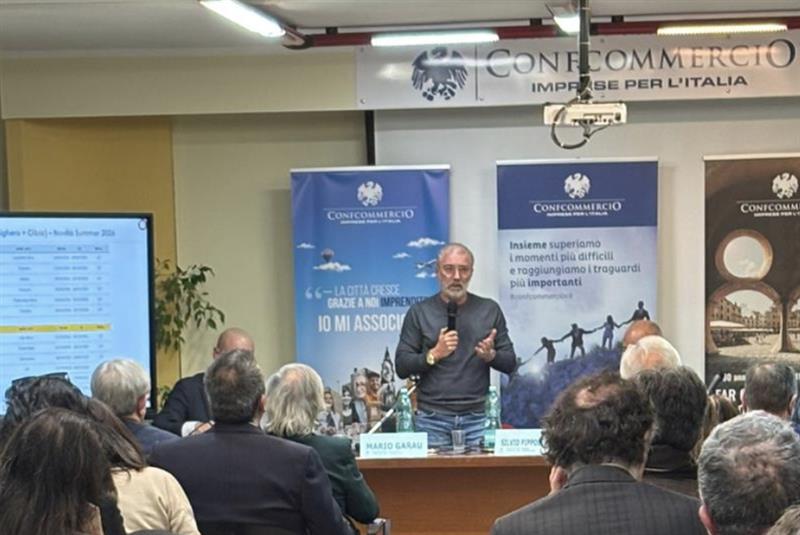 Nord Sardegna, addio ai campanilismi: nasce l'aeroporto unico a due piste. Alghero e Olbia fanno fronte comune