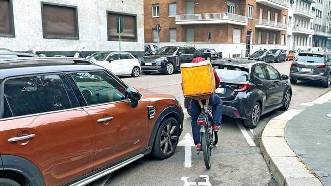 Guadagna facendo segnalazioni per chi parcheggia male: Quando l