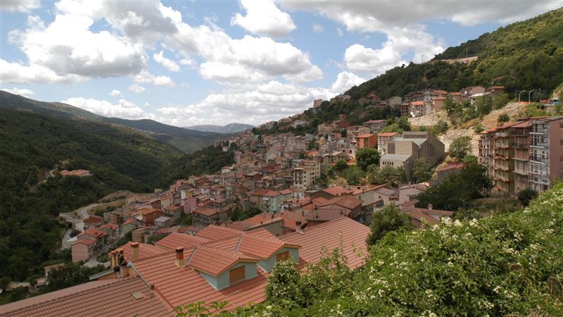 Desulo, viale Aldo Moro: quando la casa popolare smette di essere un peso