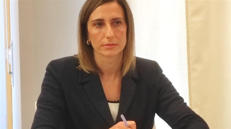 Il fantasma del caro-carburante sui cieli sardi: l'eterna battaglia per il diritto al viaggio