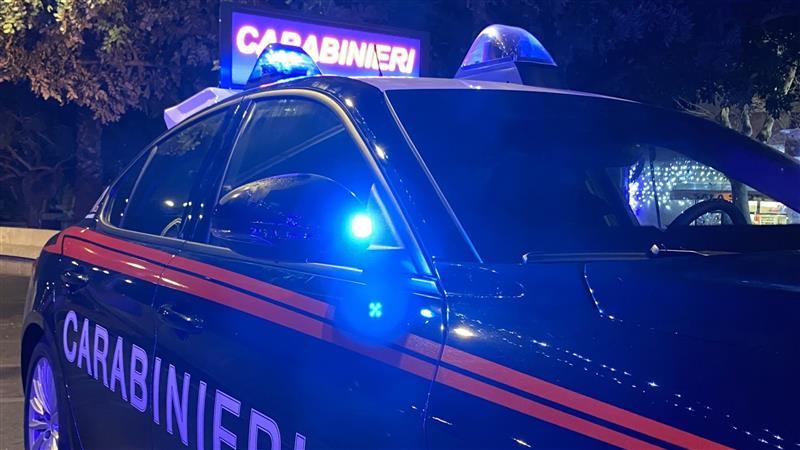 Muravera, due uomini ubriachi danneggiano l