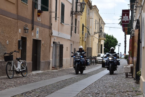 Alghero, estate di controlli: Polizia in prima linea tra arresti, sequestri e locali chiusi