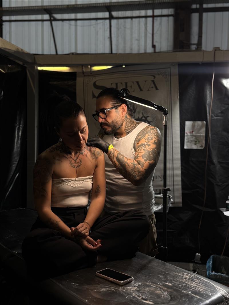 Cagliari: trionfo per Steva alla Tattoo Convention, l’artista algherese premiato tra i migliori d’Italia