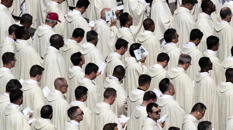 Gallura, la Chiesa fa pulizia: via la tonaca a Don Valerio Manca. "Colpevole di abusi su minori"