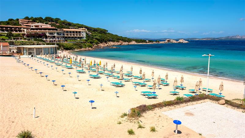 Spiagge, burocrazia e mareggiate: il salvagente della Regione per l'estate sarda