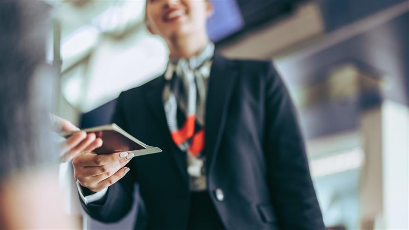 La scommessa sulle nuvole: un milione di euro per formare i futuri assistenti di volo sardi