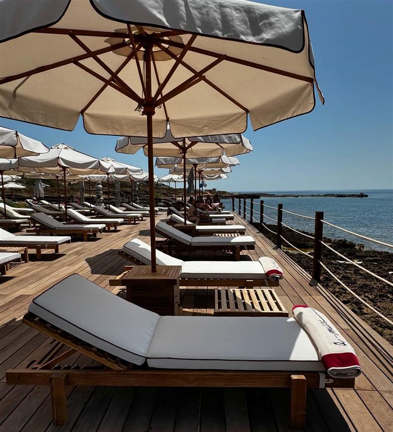 Alghero: blitz dei carabinieri al beach club A-mare, lavori sospesi e area sotto sequestro