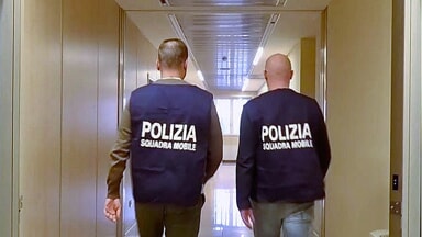 Estorsione a un broker di Olbia, due arresti: minacce anche ai genitori