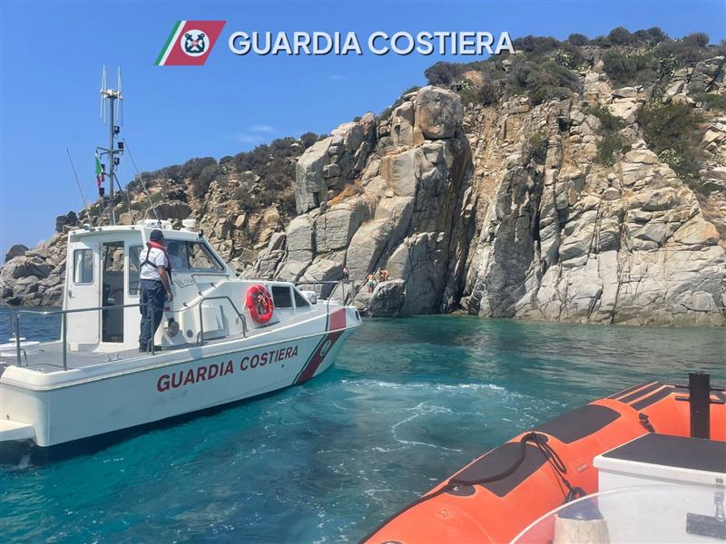 Ferragosto a Solanas: 15enne precipita da uno scoglio, soccorso via mare