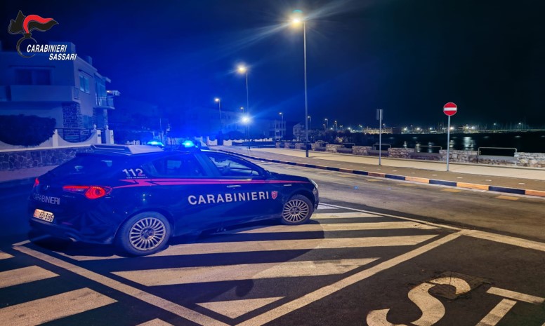Porto Torres, la notte brava del ladro insaziabile. Svaligia la nave per l