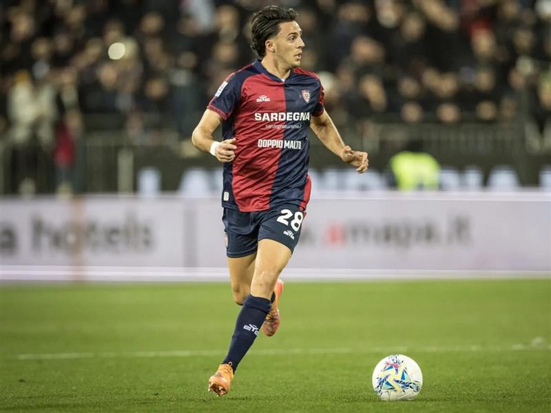 Il Cagliari crolla nella ripresa. Dopo un primo tempo noioso il Lecce sbanca la “Unipol Domus”.