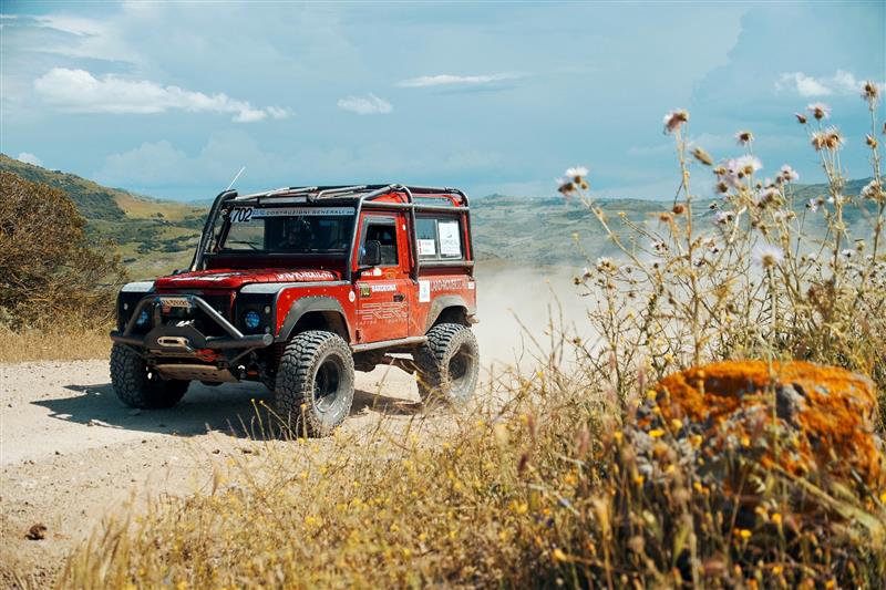 Alessandro ed Emiliano Tinaburri in testa dopo la prima tappa del Sardegna Rally Raid, la manifestazione che ha riportato auto e moto nella stessa gara che in Italia mancava da quarant’anni