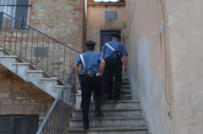 Monserrato, ignora il divieto e si avvicina alla madre: arrestato un 37enne
