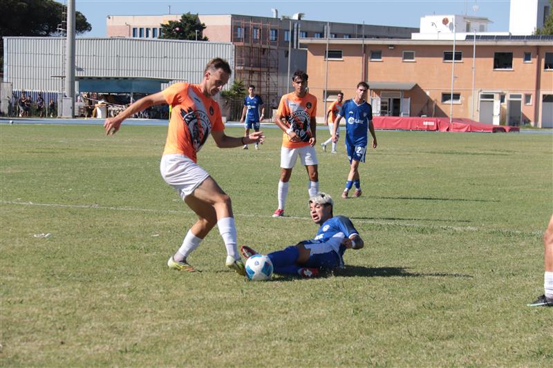 Prima sconfitta del Monastir nel girone G della serie D. La formazione di Angheleddu patisce il gran caldo