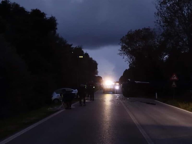 Scontro frontale all’ingresso di Alghero: due feriti e traffico paralizzato sulla 127 bis