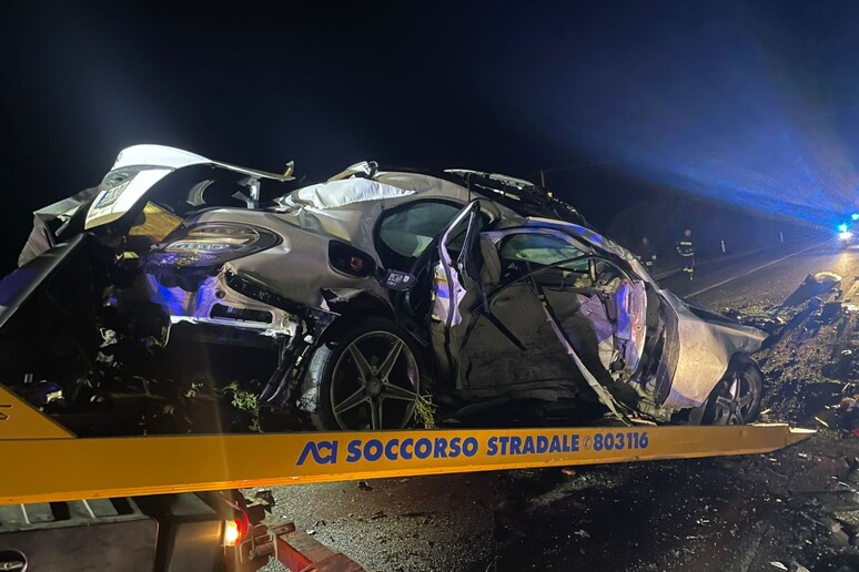 Scontro frontale nella statale Sassari-Alghero: tre morti e tre feriti, indagini in corso