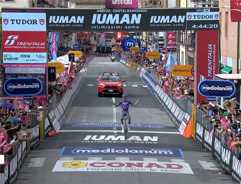 LA DANZA DELLE MARCHE: Plapp trionfa a Castelraimondo, Ulissi conquista la maglia rosa