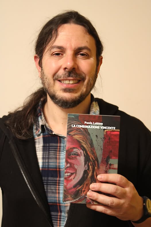 "La bionda elettronica": prima tappa della performance tratta dal romanzo La combinazione vincente di Paolo Lubinu