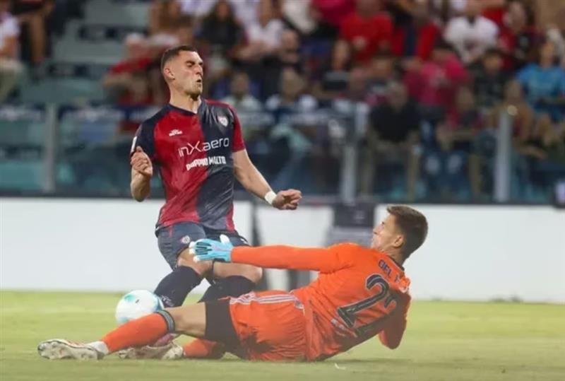 Coppa Italia, il Cagliari passa il turno ai rigori dopo un finale incredibile