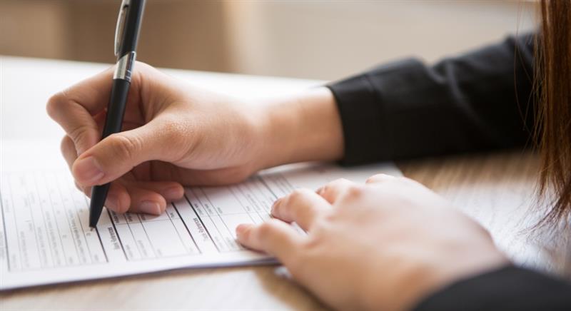 Il de profundis per il vecchio documento di carta. Alghero accelera sulla carta d