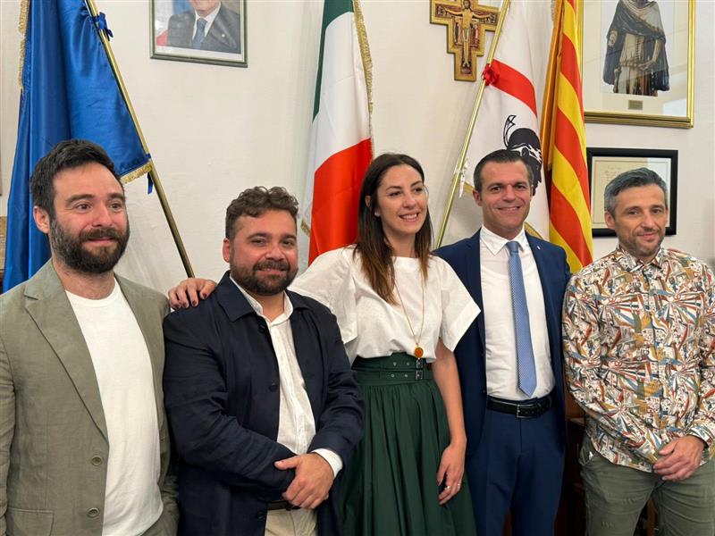 Alghero, AVS risponde a Tedde: “In declino, è arrivato il momento della pensione politica”