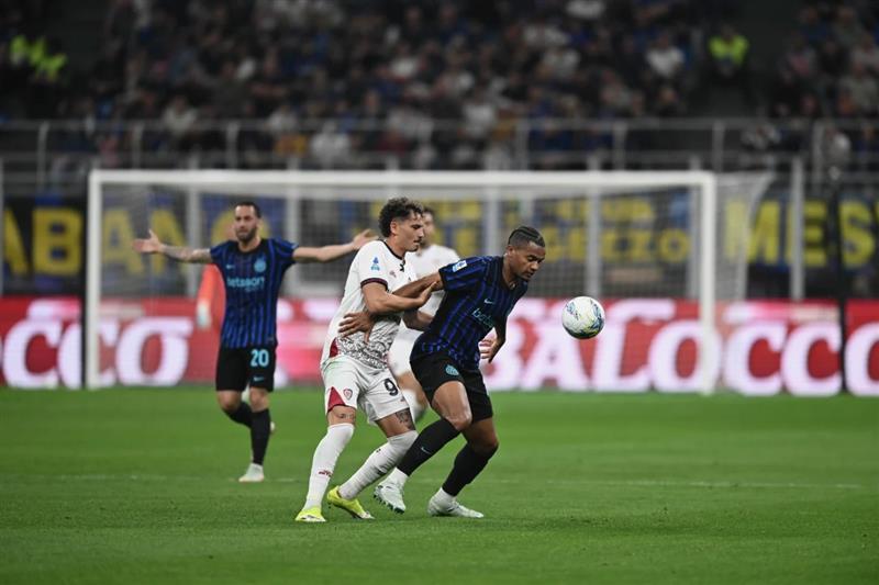 Nulla da fare per il Cagliari. L’Inter fa valere la legge della capolista e nella ripresa cala il tris.