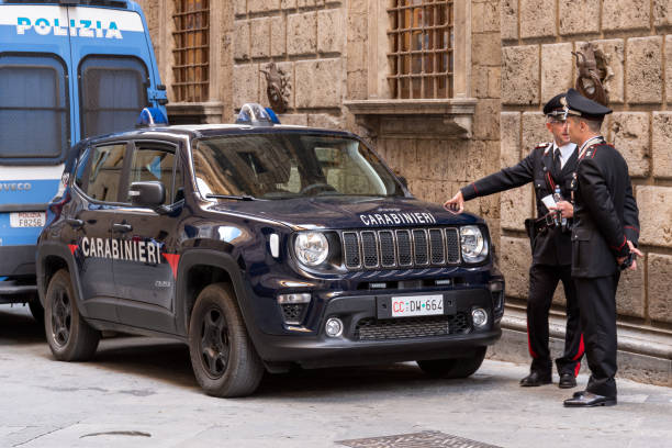 Piazza del Carmine, zona rossa: allontanamenti e una donna denunciata nei primi controlli