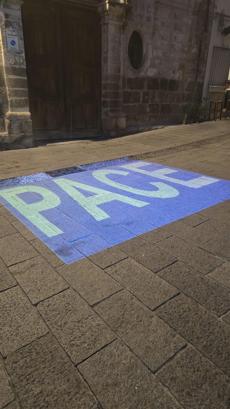 Sassari, Palazzo Ducale si illumina di blu per dire no alla guerra