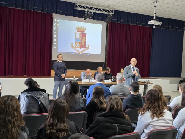 Seminario della Polizia di Stato al Liceo Fermi di Alghero: una lezione che resta