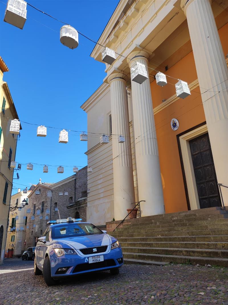 Alghero, furto di alcolici e ricettazione: due denunce della Polizia di Stato