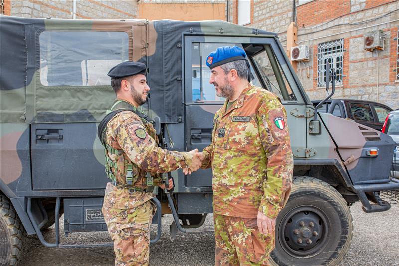 Il comandante del ComTer Sud Andrea Di Stasio in visita al Comando militare Esercito Sardegna